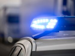 Ein Blaulicht Blinkt Waehrend Eines Fototermins Mit Der Deutschen Presse Agentur Dpa An Der Deutsch Franzoesischen Grenze An Einem Einsatzfahrzeug Der Bundespolizei