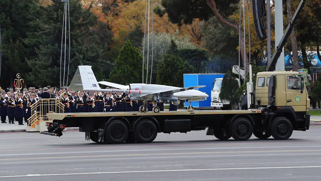 2020-12-10T113852Z-1705185458-RC2BKK9G1I5I-RTRMADP-3-ARMENIA-AZERBAIJAN-PARADE