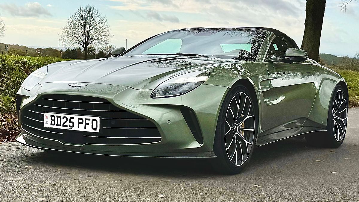 Sturm-und-V8-Sound-Testfahrt-mit-dem-Aston-Martin-Vantage-Roadster-Frischluft-mit-Schmackes