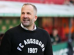 Im Sommer soll aber Schluss sein: FC Augsburg setzt auch nach Weihnachten auf Baum