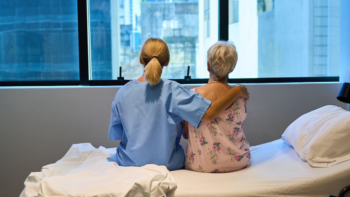 -system-muss-effizienter-werden-konomin-schnitzer-wirbt-f-r-praxisgeb-hr-und-hinterfragt-kosten-f-r-hochbetagte