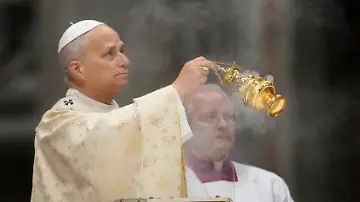 566062667