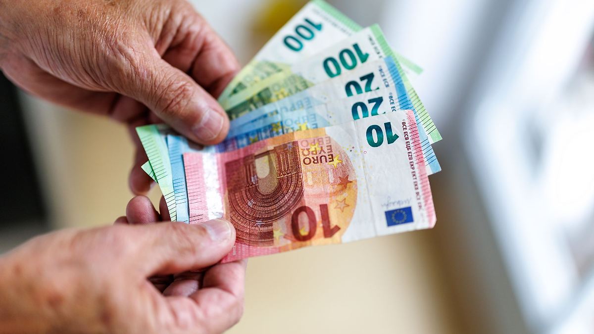 Abz-ge-trotz-Steuerfreiheit-Aktivrente-So-viel-Netto-bleibt-von-2000-Euro-brig