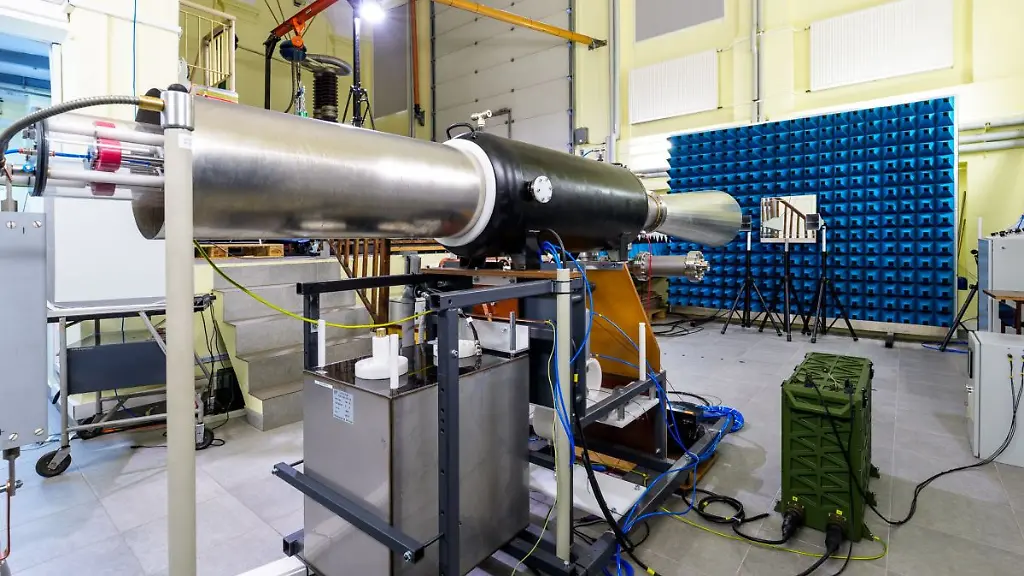 uid_d8c905cc1133412cb4bfedf622a03e16_width_1200_play_0_pos_0_gs_0_height_0