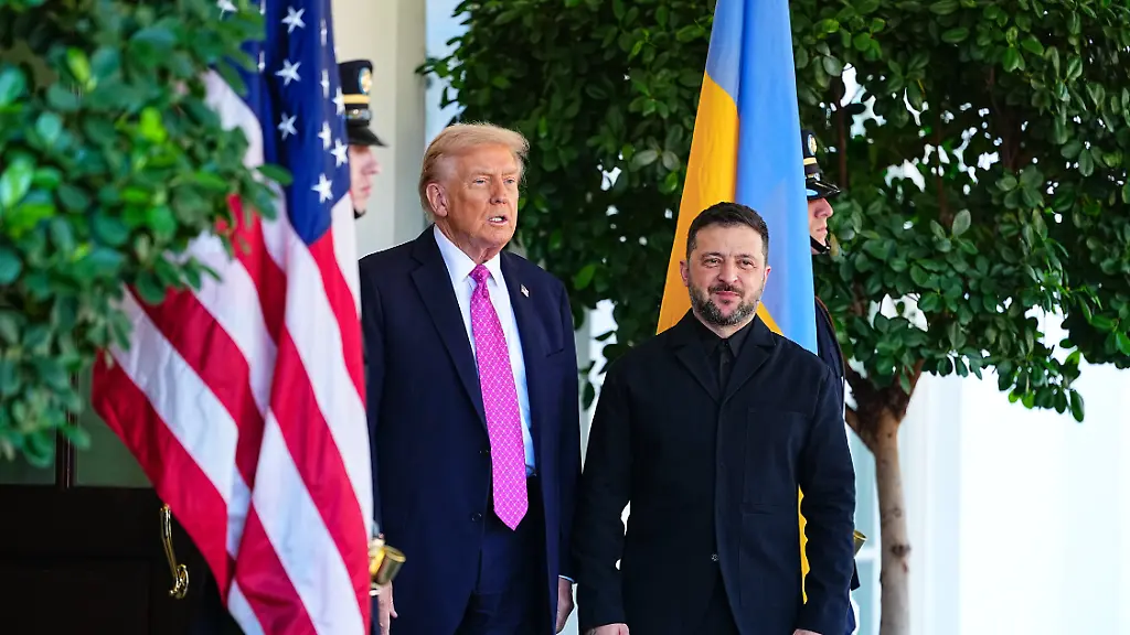 United-States-President-Donald-J-Trump-greets-President-Volodymyr-Zelenskyy-of-Ukraine-at-the-West-Wing-Lobby-entrance-of-the-White-House-in-Washington-DC-USA-on-Friday-October-17-2025