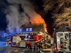 Nordrhein-Westfalen: Zwei Menschen bei Hausbrand verletzt