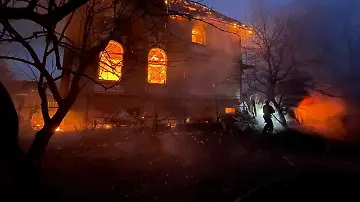 2025-12-27T062304Z_1135717739_RC2UOIAYXRDB_RTRMADP_3_UKRAINE-CRISIS-ATTACK-KYIV