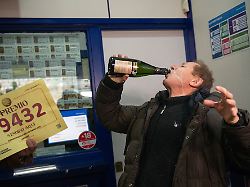 Wenig Lose, viele Gewinner: Spanische Kleinstadt einigt sich nach "El Gordo"-Schreck