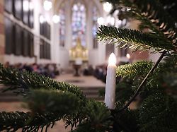 Hamburg & Schleswig-Holstein: Viele Menschen besuchen evangelische Gottesdienste im Norden