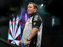 Nur noch zwei Deutsche dabei: "Mauer zerschellt": Martin Schindler fliegt krachend aus der Darts-WM