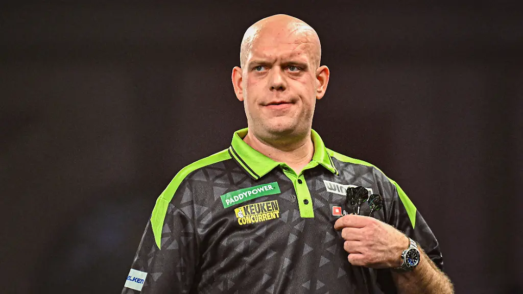 23-12-2025-2025-26-World-Darts-Championship-Michael-van-Gerwen-3-during-the-2nd-round-of-the-2025-26-Paddy-Power-World-Darts-Championships-at-Alexandra-Palace-London-United-Kingdom-on-23-December-2025