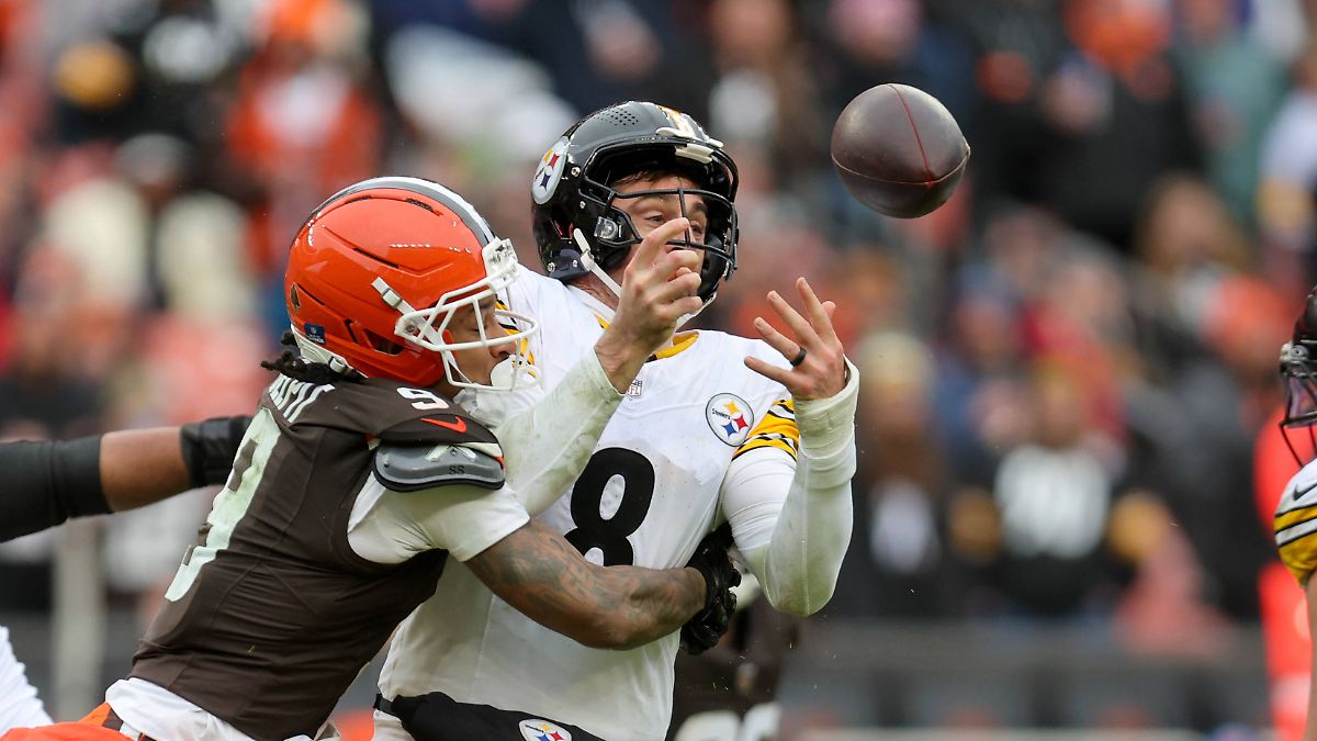 Rodgers-muss-zittern-Desastr-ser-Superstar-wirft-ersten-Playoff-Matchball-weg