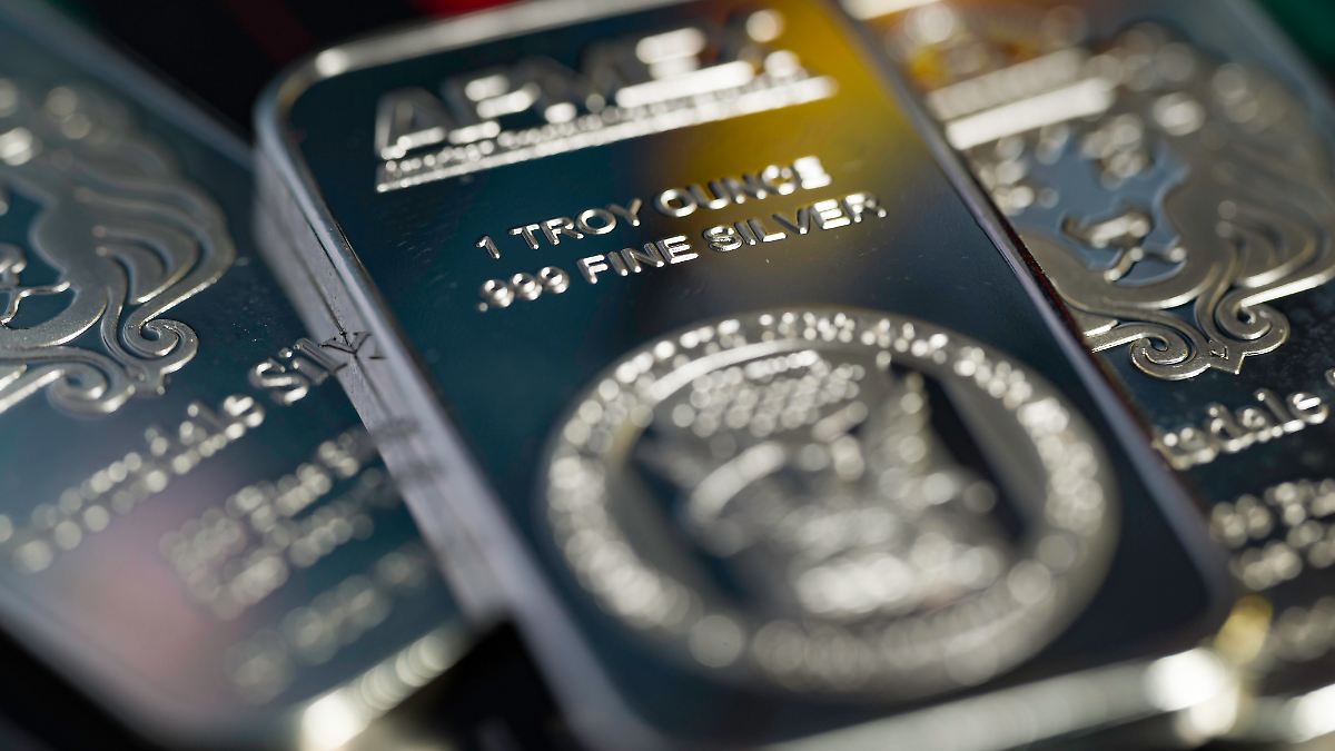 Exportwarnung-befeuert-Rallye-Elon-Musk-hievt-Silberpreis-erstmals-ber-80-US-Dollar