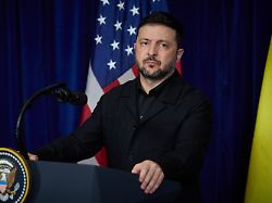 Kiew fordert 50 Jahre: Selenskyj: USA bieten Sicherheitsgarantien für 15 Jahre