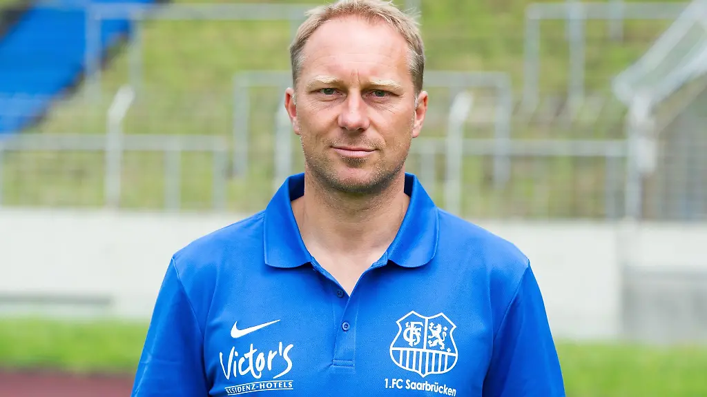 Juergen-Luginger-bleibt-Saarbruecken-Trainer-bis-Saisonende