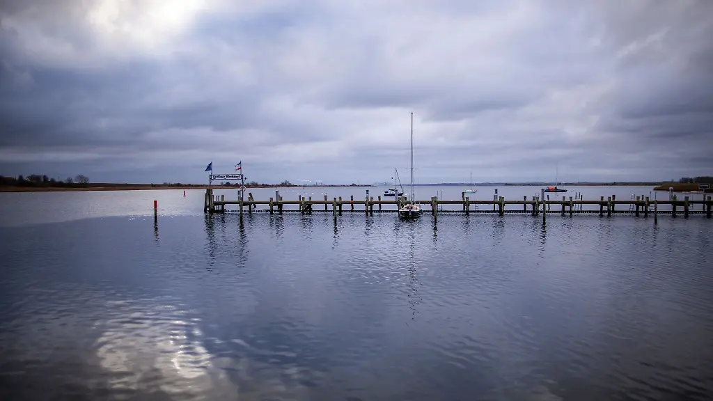 Zum-Jahreswechsel-bleibt-es-in-Mecklenburg-Vorpommern-wechselhaft-mit-gebietsweise-Schnee-und-Regen