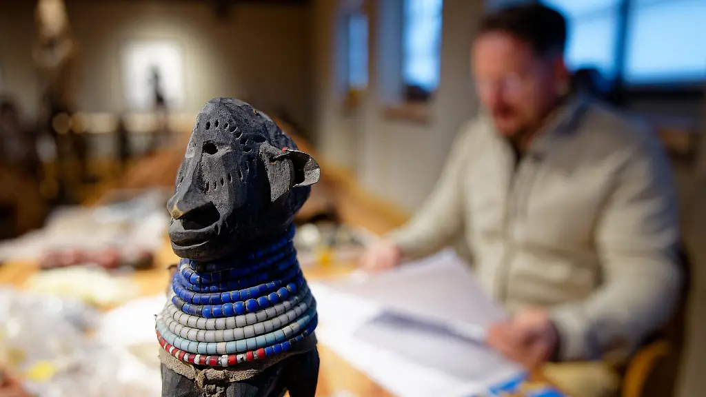 Die-lange-im-Saarland-eingelagerten-Stuecke-des-Abenteurers-Heinz-Rox-Schulz-1921-2004-haben-in-der-Pfalz-eine-neue-Heimat-gefunden