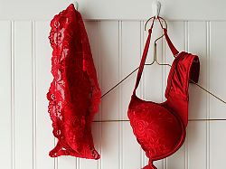 Italienischer Brauch: Warum rote Unterwäsche an Silvester Glück bringen soll