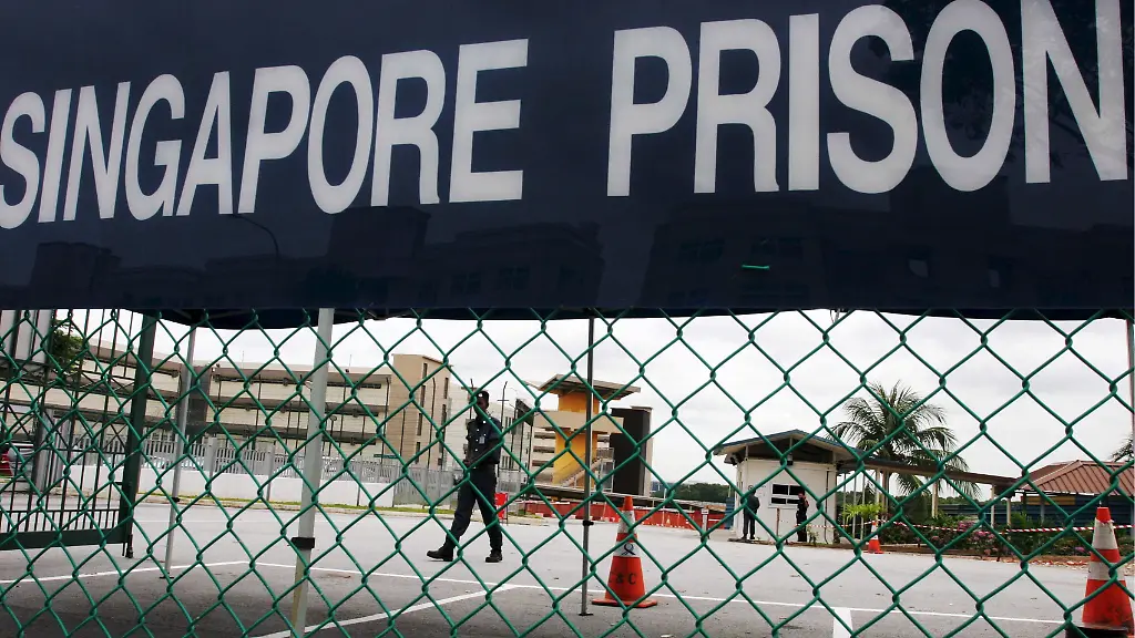 ARCHIV-Blick-am-30-11-2005-auf-das-Changi-Gefaengnis-in-Singapur-Am-5-Maerz-2015-wird-das-Urteil-im-Pruegelstrafeprozess-gegen-zwei-Leipziger-in-Singapur-erwartet-Foto-EPA-HOW-HWEE-YOUNG-zu-Vorausmeldung-zum-Thema-Urteil-erwartet-im-Pruegelstrafeprozess-gegen-zwei-Leipziger-in-Singapur-vom-04-03