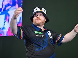 Sensationslauf von Justin Hood: Plötzlich ist der Mann mit Pinguin-Hut im Viertelfinale der Darts-WM