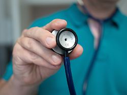 "Schuld ist Vergütungssystem": Ärztepräsident beklagt hohe Zahl von Arztbesuchen