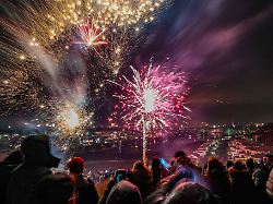 Nordrhein-Westfalen: Zwei Tote in der NRW-Silvesternacht - Mehrere Brände