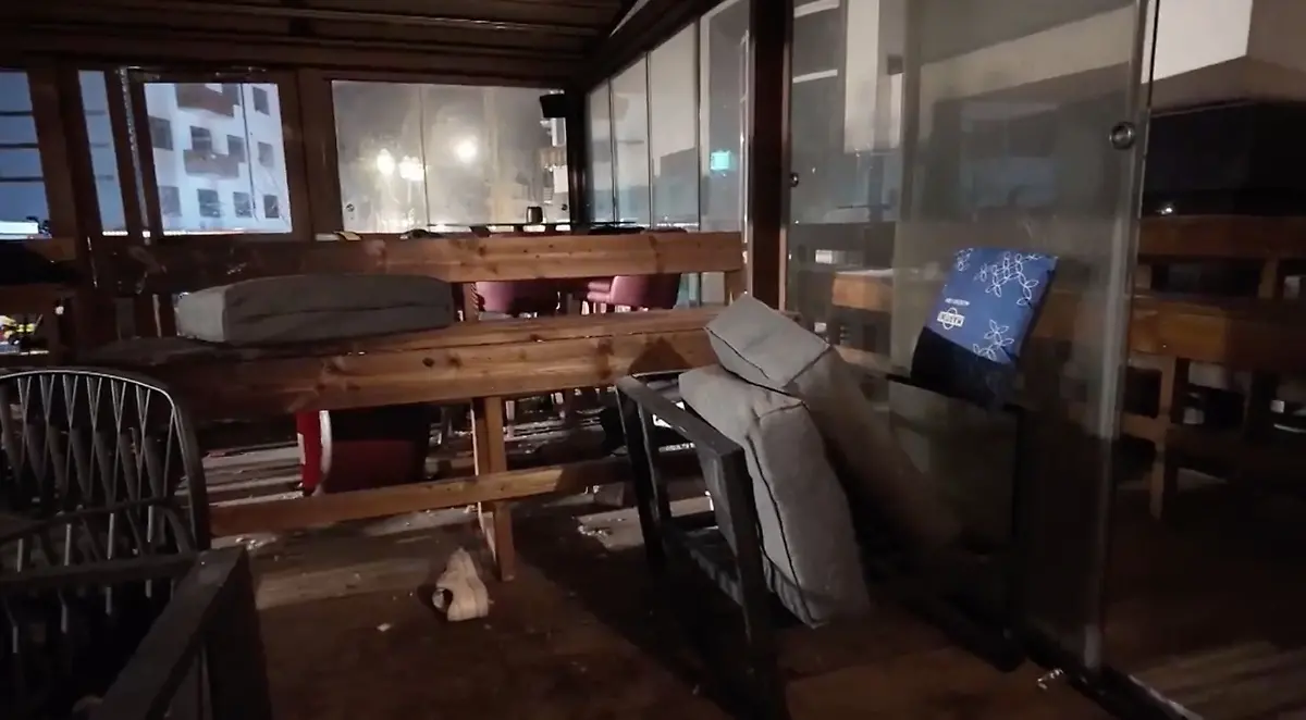 Hunderte-Menschen-hatten-in-der-Bar-den-Jahreswechsel-gefeiert