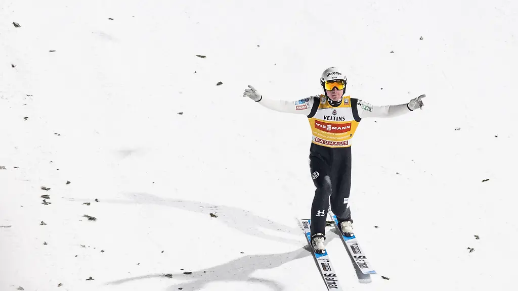 GARMISCH-PATENKIRCHEN-GERMANY-DECEMBER-31-Domen-Prevc-SLO-during-the-training-and-qualification-jumps-of-the-FOUR-HILLS-TOUR-25-26-on-December-31-2025-in-Garmisch-Patenkirchen-Germany