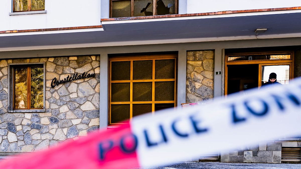 Flammeninferno-in-Bar-L-ste-ein-Flashover-die-Brandtrag-die-aus-