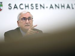 Sachsen-Anhalt: Sachsen-Anhalt spart 376 Stellen durch Einstellungsstopp ein