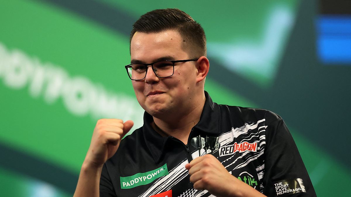 Neuer-Gigant-in-den-Niederlanden-Nach-4827-Tagen-gibt-es-bei-der-Darts-WM-die-Zeitenwende