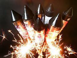 Baden-Württemberg: Gruppe schießt Silvesterraketen auf Passanten und Polizei