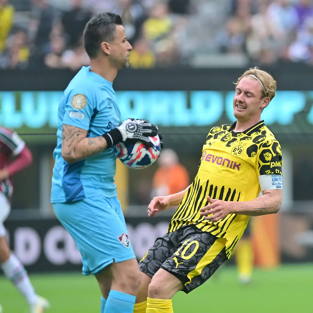 METLIFE-STADIUM-NEW-JERSEY-NY-06-17-2025-CLUB-WORLD-CUP-FLUMINENSE-X-BORUSSIA-DORTMUND-GER-Fluminense-player-Fabio-during-the-match-between-FLUMINENSE-X-BORUSSIA-DORTMUND-GER-valid-for-the-first-round-of-the-group-stage-of-the-2025-FIFA-Club-World-Cup-held-at-Metlife-Stadium-in-NEW-JERSEY-on-the-afternoon-of-this-Tuesday-17