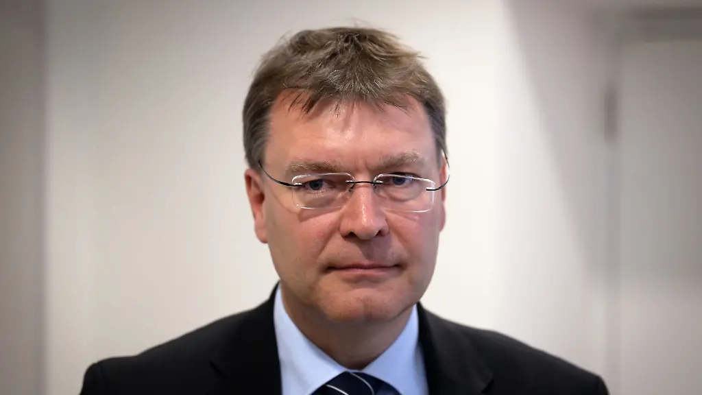 Der-Brandenburger-BSW-Landtagsabgeordnete-Sven-Hornauf-steht-der-Koalition-mit-der-SPD-kritisch-gegenueber