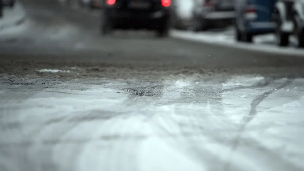Schnee-hat-im-Saarland-zu-etlichen-Unfaellen-gefuehrt-ein-Mensch-wurde-dabei-getoetet