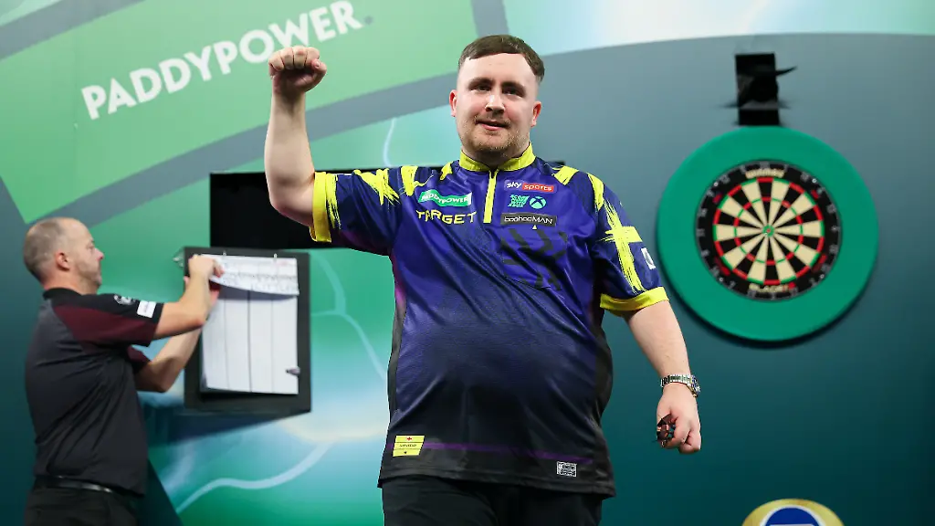 Photos-taken-during-the-2026-Paddy-Power-World-Darts-Championship-at-Alexandra-Palace-London