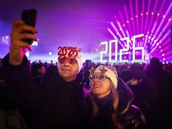 Neujahrsanrufe sind meist kurz: Smartphone-Datennutzung klettert an Silvester auf Rekordwert