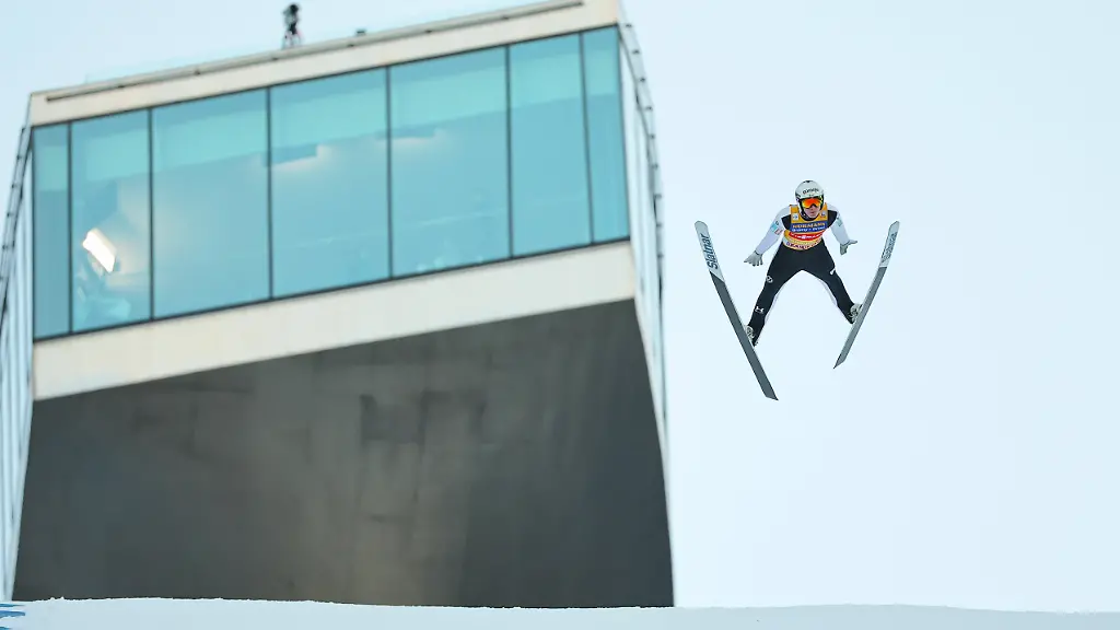 Ski-jumping-Skispringen-Ski-nordisch-FIS-WC-Innsbruck-INNSBRUCK-AUSTRIA-03-JAN-26-NORDIC-SKIING-SKI-JUMPING-FIS-World-Cup-Four-Hills-Tournament-large-hill-qualification-Image-shows-Domen-Prevc-SLO