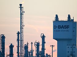 "Riskante Wette": BASF eröffnet neues Werk in China trotz geopolitischer Risiken