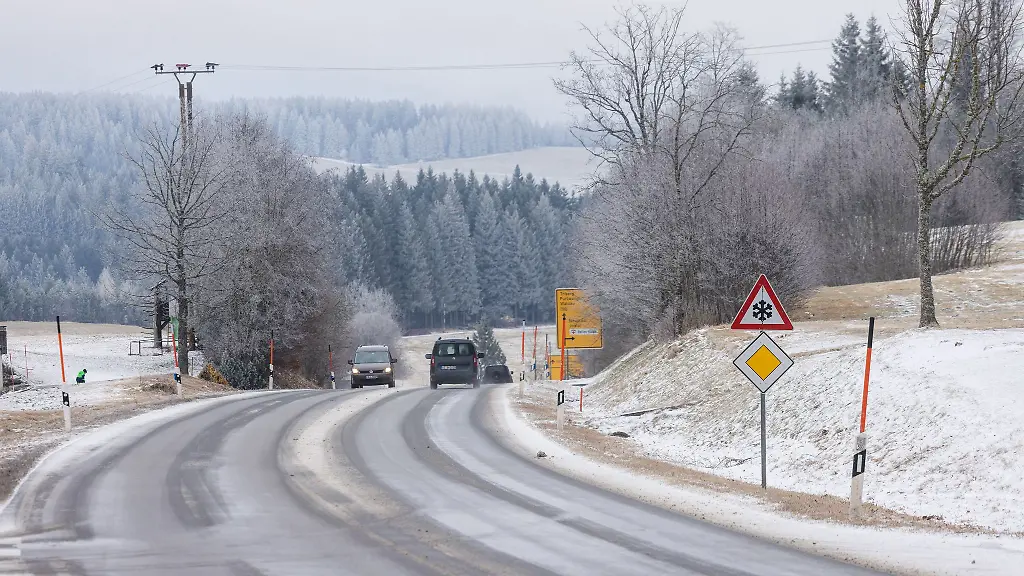 Trotz-Schnee-und-Glaette-kam-es-in-Baden-Wuerttemberg-nur-vereinzelt-zu-Unfaellen