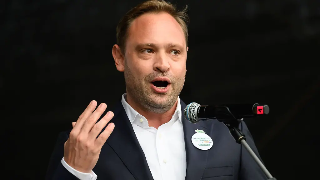 Sachsens-Landtagspraesident-Alexander-Dierks-hat-in-seiner-Neujahrsansprache-auch-an-den-Pioniergeist-nach-dem-Mauerfall-erinnert-Archivbild