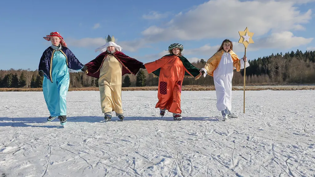 Die-Teenagerinnen-sind-erfahrene-Sternsinger