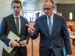 Nach vier gemeinsamen Jahren: Merz wechselt überraschend seinen Büroleiter aus