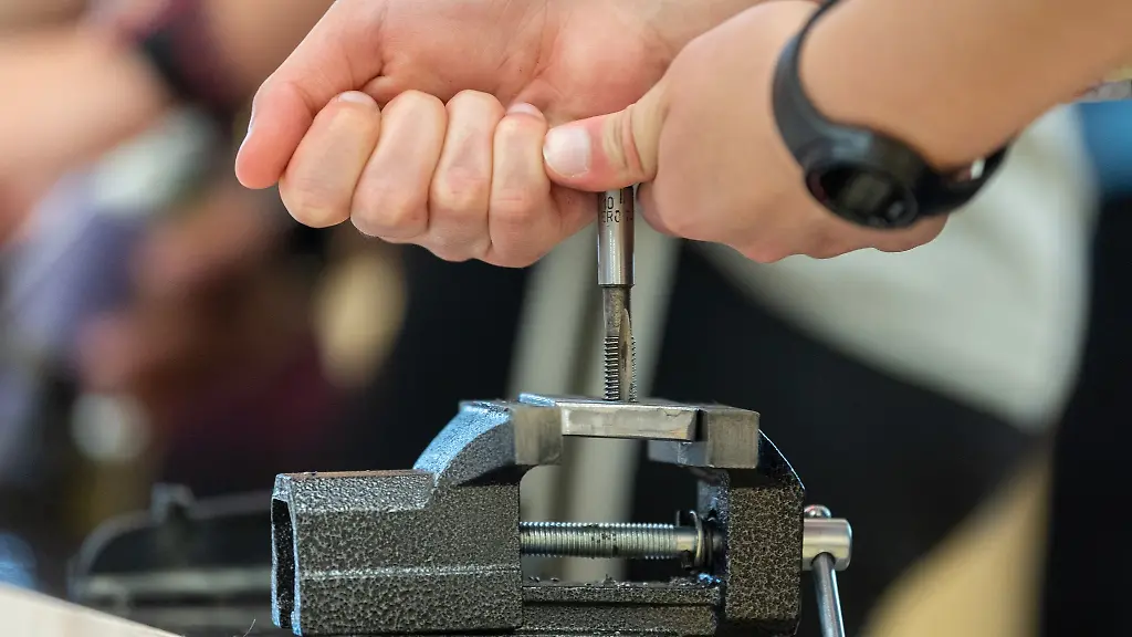 Eine-Lehre-im-Handwerk-ist-bei-jungen-Menschen-in-Ostsachsen-wieder-staerker-gefragt