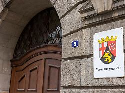 Rheinland-Pfalz & Saarland: Kein Wohngeld für 50-jährigen Langzeitstudenten