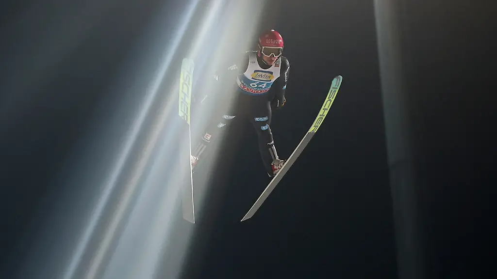 Ski-Jumping-Four-Hills-Tournament-Bischofshofen-Austria-January-5-2026-Germany-s-Felix-Hoffmann-in-action-during-the-Men-s-Individual-HS142-qualification-REUTERS-Kai-Pfaffenbach