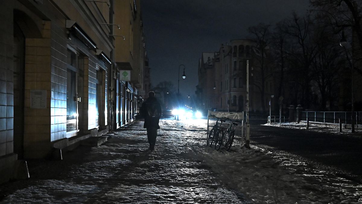 NRW liefert Notstromaggregate: S-Bahn und Pflegeeinrichtungen in Berlin haben wieder Strom