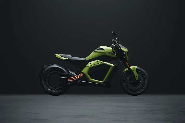 Mit-einem-neuen-Feststoffakku-will-Verge-das-Reichweitenproblem-von-E-Motorraedern-entschaerfen