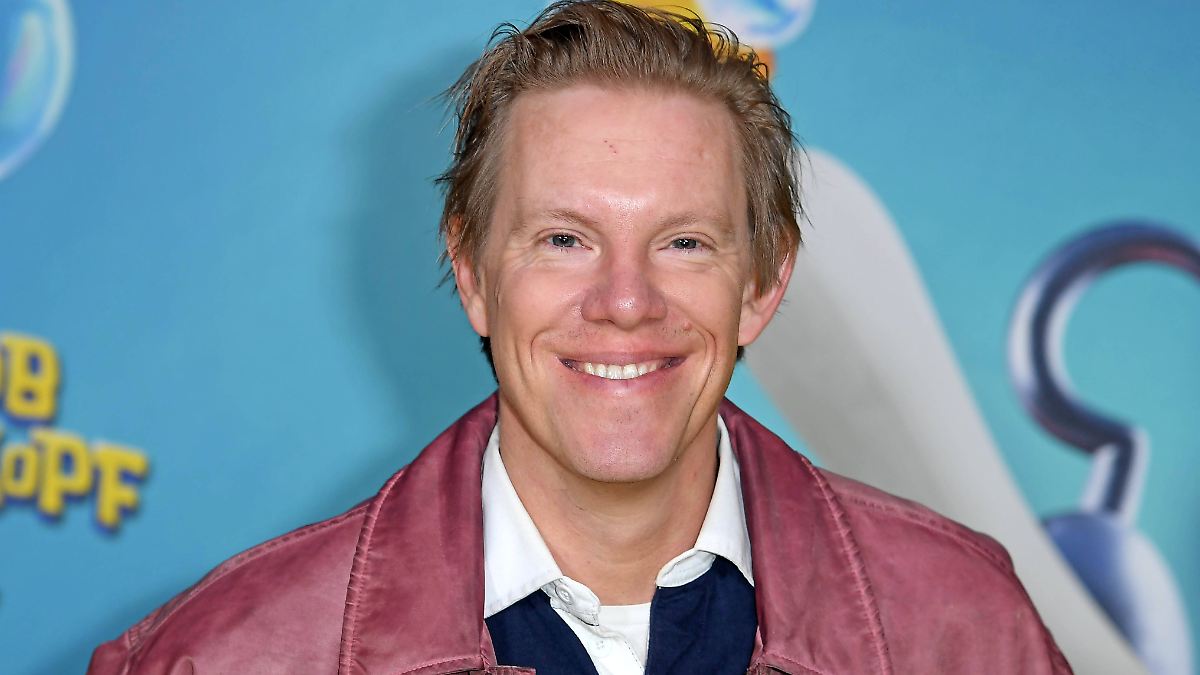 teilnahme-best-tigt-bei-let-s-dance-wird-es-f-r-comedian-simon-gosejohann-ernst