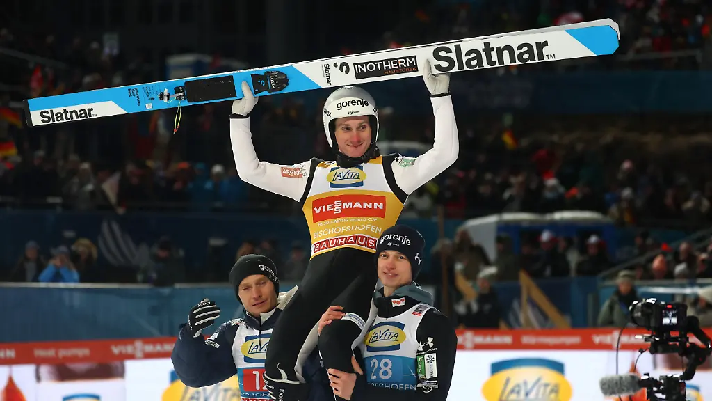 Ski-Jumping-Four-Hills-Tournament-Bischofshofen-Austria-January-6-2026-Slovenia-s-Domen-Prevc-celebrates-winning-the-Four-Hills-tournament-REUTERS-Kai-Pfaffenbach